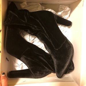 NWT Aldo Velvet heeled ankle boots